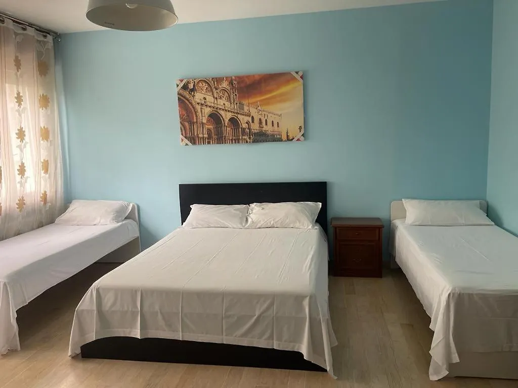Venice Night 13 Family Room Mestre İtalya