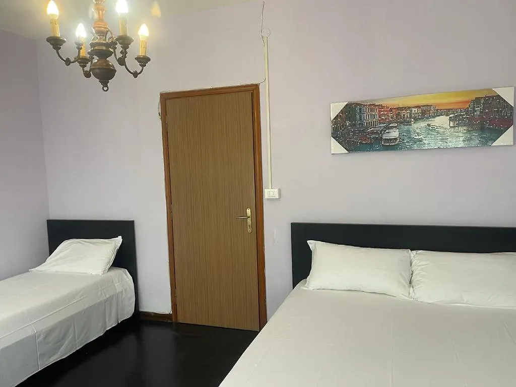 Venice Night 13 Family Room Mestre Konukevi